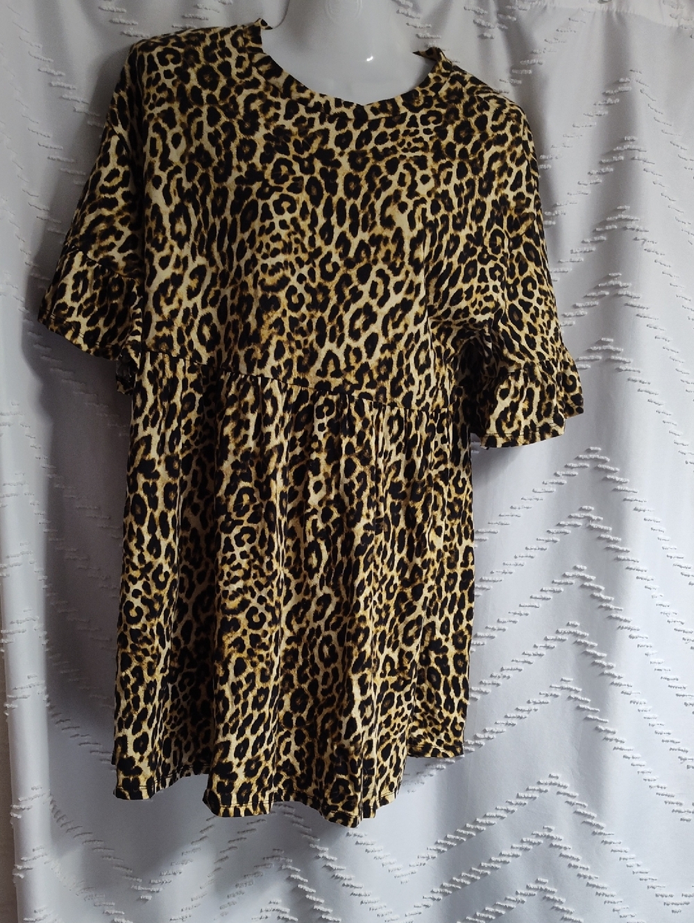 Forever 21 Leopard Print Ruffle Sleeve Dress in Yellow & Black